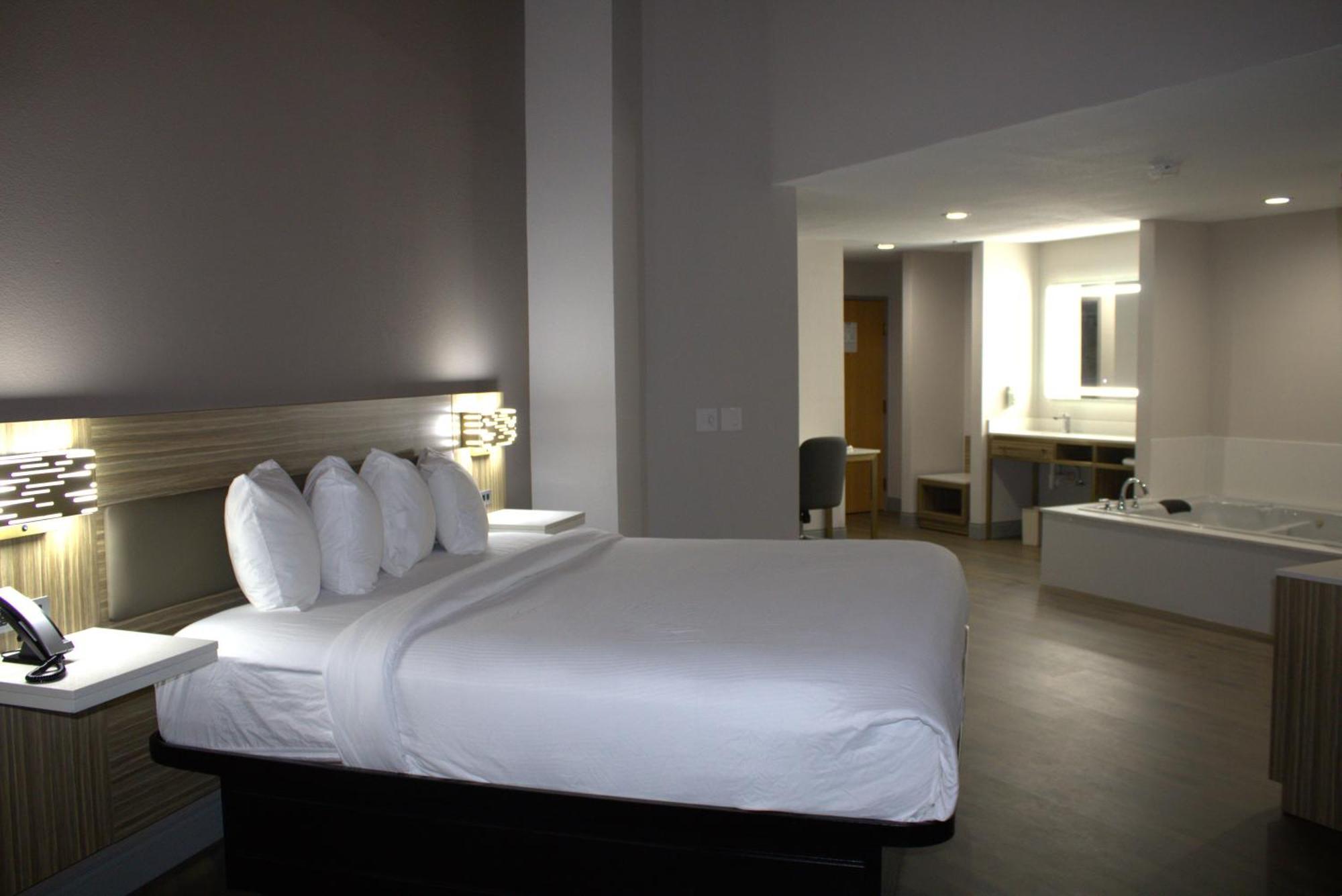 Baymont Inn & Suites By Wyndham San Marcos Eksteriør billede